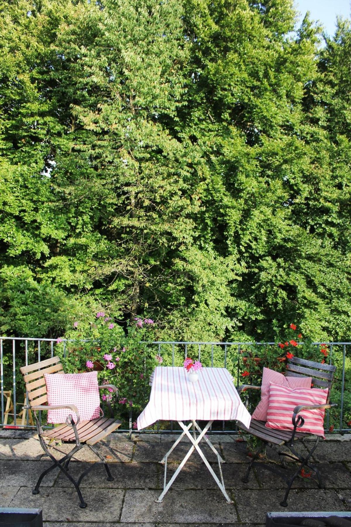 Grosse Wohnung Mit Dachterrasse In Штарнберг Экстерьер фото